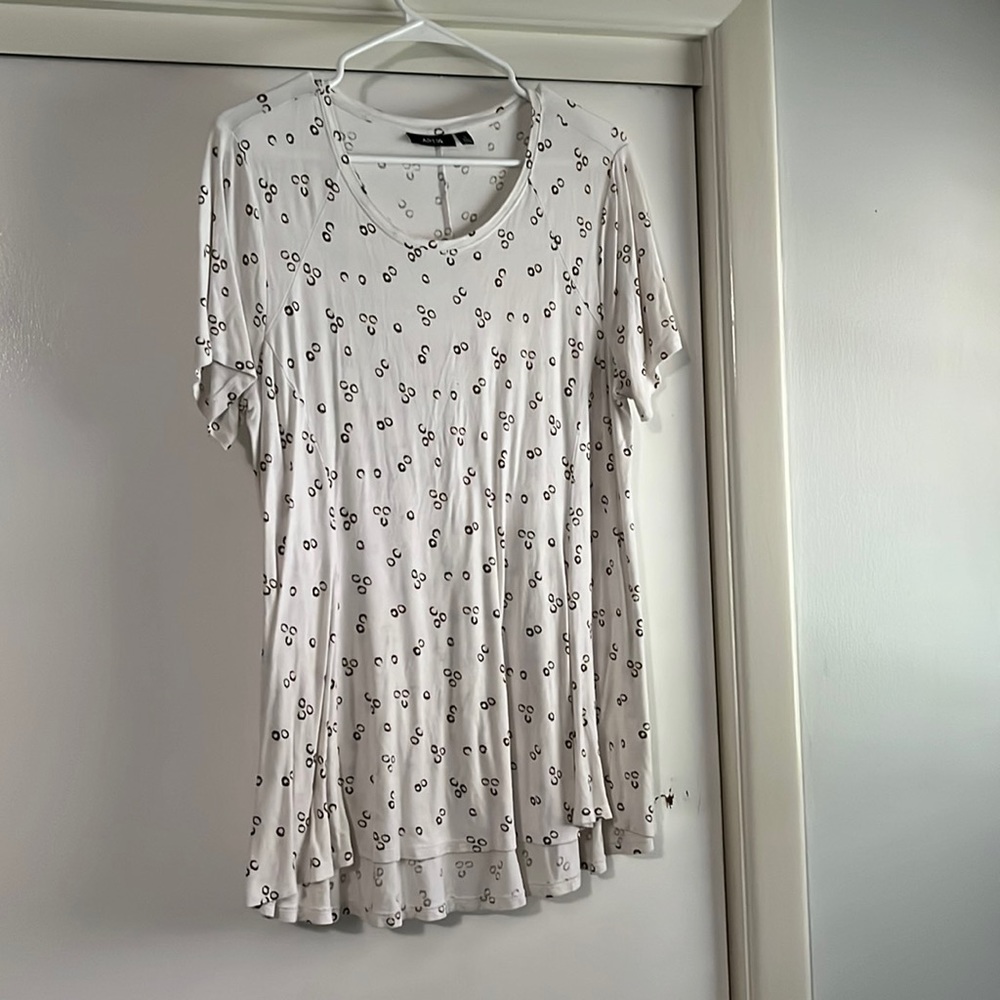 🍇soft and stretchy long tunic style t shirt in white with brown detail size Lg
